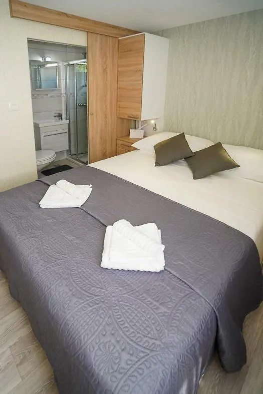 Ferias Mobile Homes Biograd Na Moru 4*,  Croatia